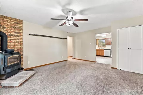 Living - 544 Anaconda Rd, Saint Clair, MO 63077 photo 2 of 3