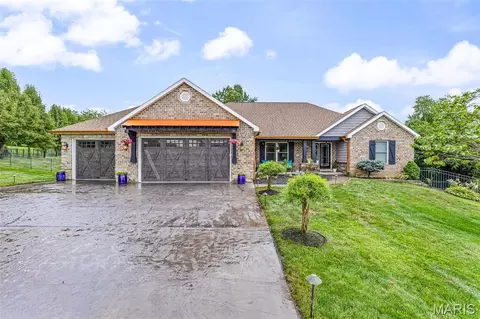 2 Brook Parc Ct, Hillsboro, MO 63050