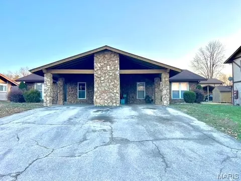 18 Kingsway Dr, Belleville, IL 62226