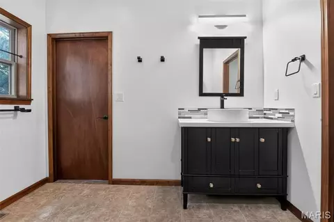 Bath - 751 S Farm 197, Springfield, MO 65809 photo 4 of 4