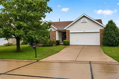 1970 Briarfield Dr, Lake Saint Louis, MO 63367