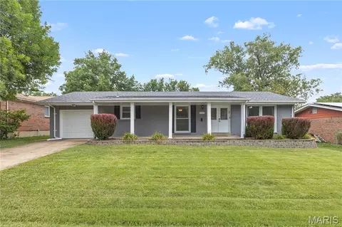 8047 Amherst Ave, University City, MO 63130