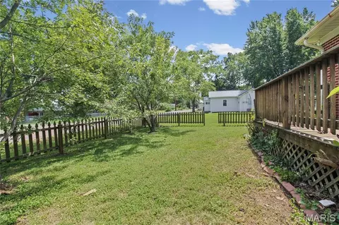 Exterior - 237 Jackson St, Sullivan, MO 63080 photo 8 of 10