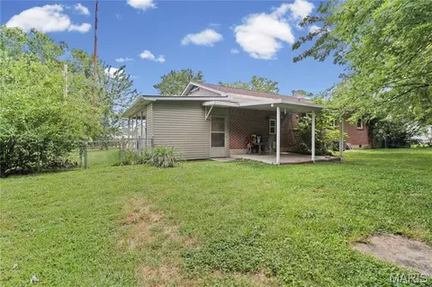 Exterior - 237 Jackson St, Sullivan, MO 63080 photo 6 of 10