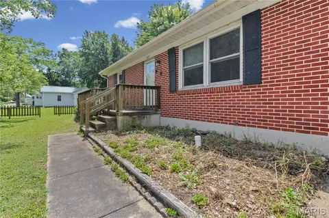 Exterior - 237 Jackson St, Sullivan, MO 63080 photo 9 of 10