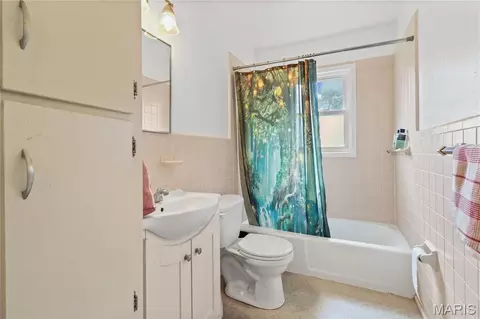 Bath - 237 Jackson St, Sullivan, MO 63080 photo 1 of 1