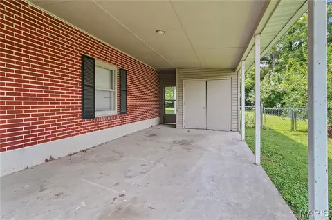 Exterior - 237 Jackson St, Sullivan, MO 63080 photo 7 of 10