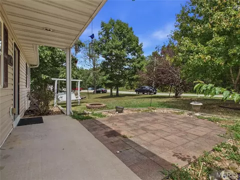 Exterior - 15505 Top Dr, Saint Robert, MO 65584 photo 7 of 17