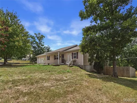 Exterior - 15505 Top Dr, Saint Robert, MO 65584 photo 2 of 17