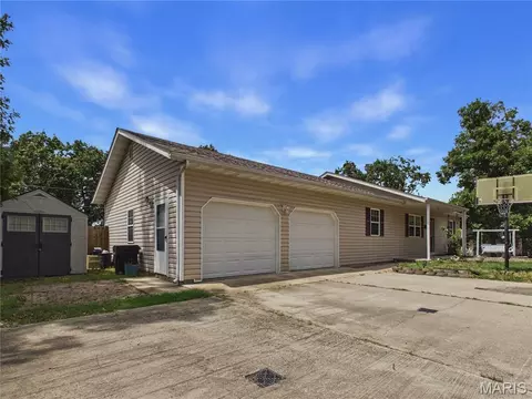 Exterior - 15505 Top Dr, Saint Robert, MO 65584 photo 5 of 17