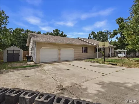 Exterior - 15505 Top Dr, Saint Robert, MO 65584 photo 4 of 17