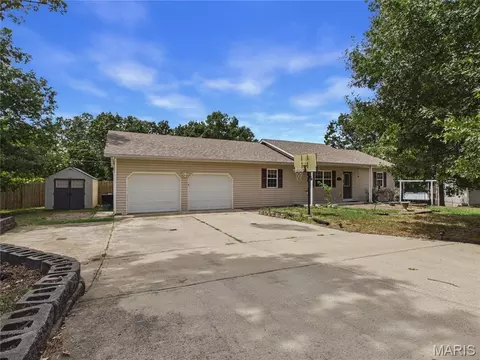 Exterior - 15505 Top Dr, Saint Robert, MO 65584 photo 3 of 17