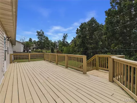 Exterior - 15505 Top Dr, Saint Robert, MO 65584 photo 14 of 17