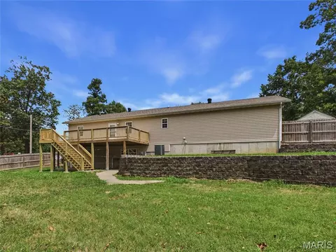 Exterior - 15505 Top Dr, Saint Robert, MO 65584 photo 10 of 17