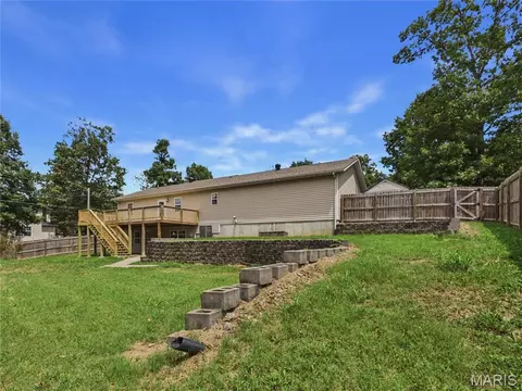 Exterior - 15505 Top Dr, Saint Robert, MO 65584 photo 11 of 17