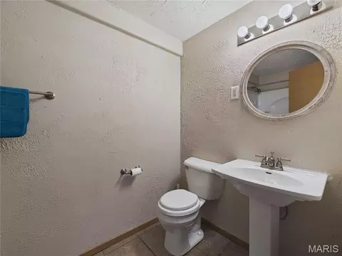 Bath - 15505 Top Dr, Saint Robert, MO 65584 photo 1 of 5