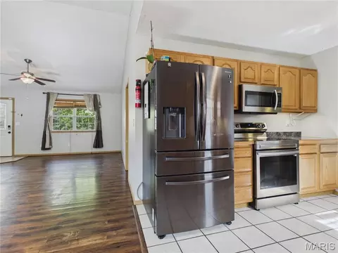 Kitchen - 15505 Top Dr, Saint Robert, MO 65584 photo 2 of 5