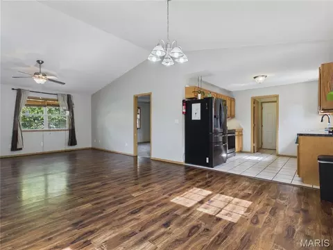 Living - 15505 Top Dr, Saint Robert, MO 65584 photo 3 of 5