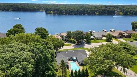 11 Rue Grand Dr, Lake Saint Louis, MO 63367