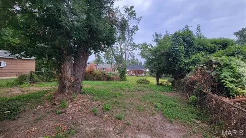 Exterior - 8525 Appleton Dr, Saint Louis, MO 63132 photo 2 of 2