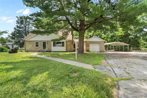 326 Hollywood Heights Rd, Caseyville, IL 62232