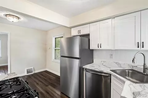 Kitchen - 5336 Kirkland Dr, Normandy, MO 63121 photo 3 of 3