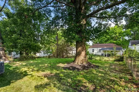 Exterior - 5336 Kirkland Dr, Normandy, MO 63121 photo 7 of 10