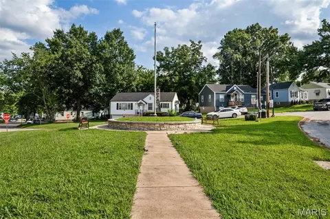 Exterior - 5336 Kirkland Dr, Normandy, MO 63121 photo 10 of 10