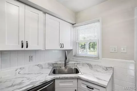 Kitchen - 5336 Kirkland Dr, Normandy, MO 63121 photo 2 of 3