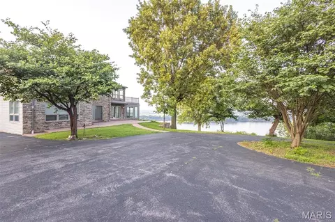 Exterior - 4 River Hills Rd, Hannibal, MO 63401 photo 8 of 21
