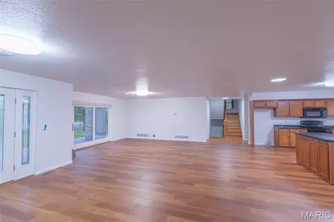 Living - 4 River Hills Rd, Hannibal, MO 63401 photo 6 of 8