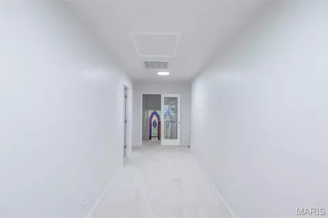 Entry Way - 4 River Hills Rd, Hannibal, MO 63401 photo 1 of 3