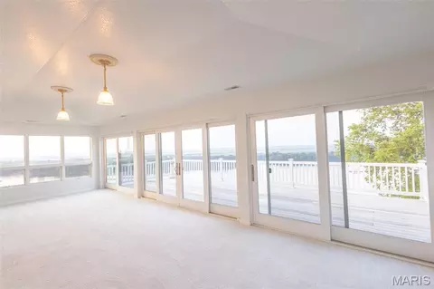 Living - 4 River Hills Rd, Hannibal, MO 63401 photo 1 of 8