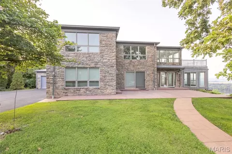 Exterior - 4 River Hills Rd, Hannibal, MO 63401 photo 3 of 21