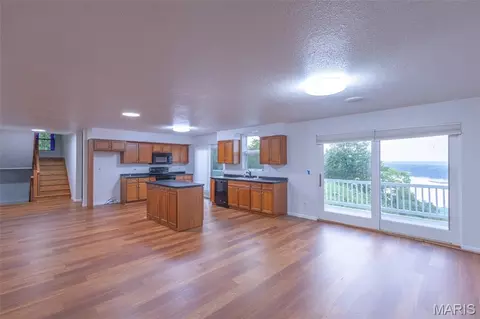 Living - 4 River Hills Rd, Hannibal, MO 63401 photo 7 of 8