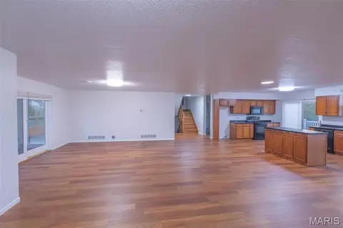 Living - 4 River Hills Rd, Hannibal, MO 63401 photo 8 of 8