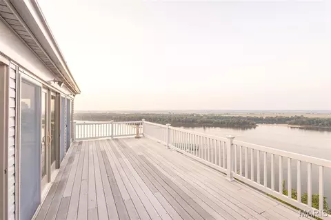 Exterior - 4 River Hills Rd, Hannibal, MO 63401 photo 4 of 21