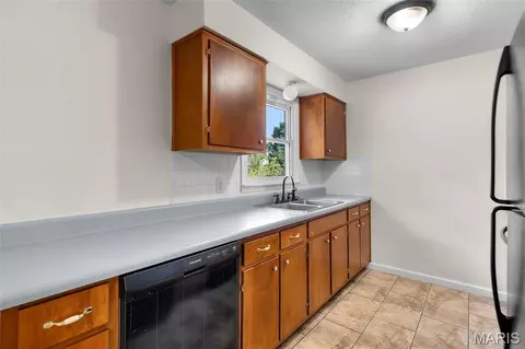 Kitchen - 537 Crestwood Dr, Jackson, MO 63755 photo 1 of 3