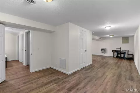 Entry Way - 537 Crestwood Dr, Jackson, MO 63755 photo 2 of 2