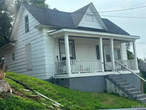 210 N Griffith St, Hannibal, MO 63401 photo 2