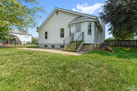 Exterior - 88 Mallard Pointe Dr, O'fallon, MO 63368 photo 3 of 4
