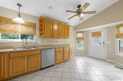 Kitchen - 88 Mallard Pointe Dr, O'fallon, MO 63368 photo 1 of 2