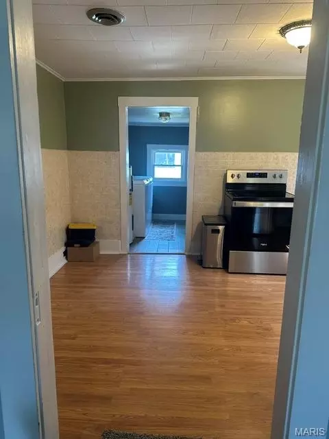 Entry Way - 702 E 3rd St, Salem, MO 65560 photo 3 of 3