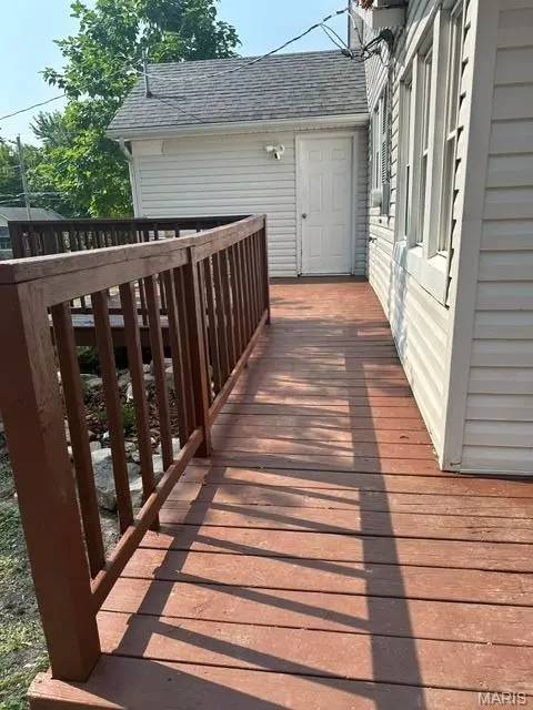 Exterior - 702 E 3rd St, Salem, MO 65560 photo 13 of 15