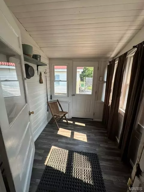 Exterior - 702 E 3rd St, Salem, MO 65560 photo 3 of 15