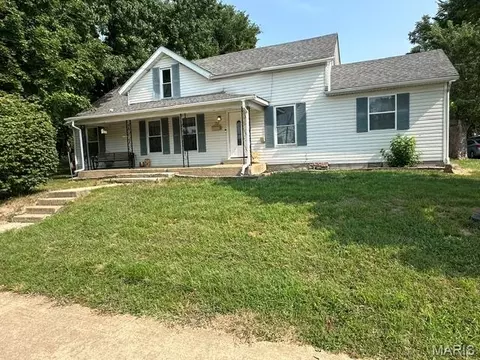 Exterior - 702 E 3rd St, Salem, MO 65560 photo 1 of 15