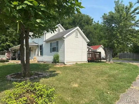 Exterior - 702 E 3rd St, Salem, MO 65560 photo 5 of 15