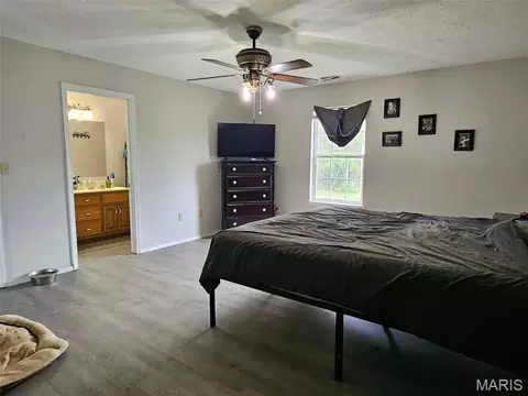 Bedroom - 16210 Walnut Dr, Plato, MO 65552 photo 1 of 4