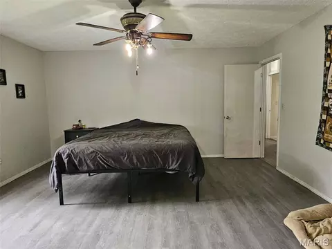 Bedroom - 16210 Walnut Dr, Plato, MO 65552 photo 2 of 4