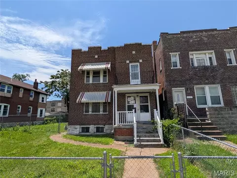 4124 W Belle Pl, Saint Louis, MO 63108